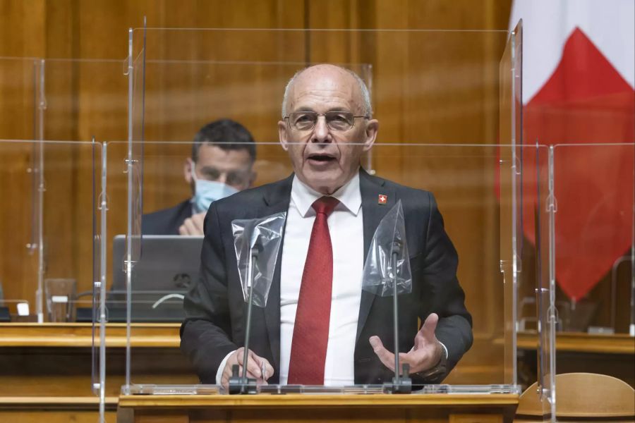 Bundesrat Ueli Maurer spricht während der Wintersession der Eidgenössischen Räte, am 9. Dezember 2021, im Nationalrat in Bern.