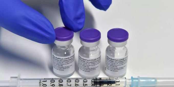 Impfstoff von Biontech und Pfizer lauterbach