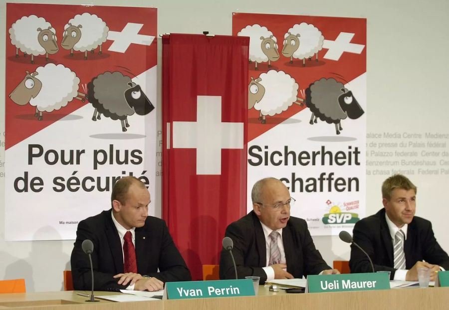 Die SVP provozierte 2010 mit ihrem Schäfchen-Plakat für die Ausschaffungsinitiative.