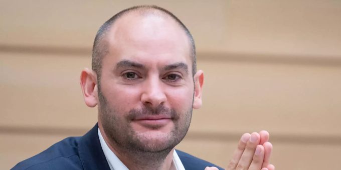 ARCHIV - Danyal Bayaz (Die Grünen), Finanzminister von Baden-Württemberg, nimmt an einer Plenarsitzung des Landtags von Baden-Württemberg teil. Foto: Marijan Murat/dpa ARCHIV - Danyal Bayaz (Die Grünen), Finanzminister von Baden-Württemberg, nimmt an einer Plenarsitzung des Landtags von Baden-Württemberg teil. Foto: Marijan Murat/dpa