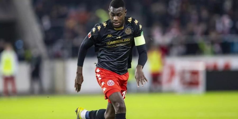Hegt keine Wechselabschichten: Mainz-Kapitän Moussa Niakhaté. Foto: Tom Weller/dpa