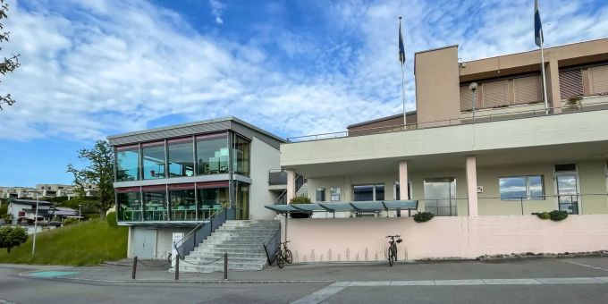 Das Gemeindehaus in Gisikon. Das Gemeindehaus in Gisikon.