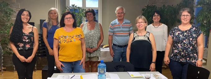 Mandatsträger und Vorstand der EVP Liestal und Umgebung (v.l.): Zeynep Dogan (Wahlbüro), Erika Beeli, Esther Meisinger (Sekundarschulrat), Irene Wolf (Landrätin), Helmut Ruch, Doris Finkbeiner (Gemeindekommission), Elisabeth Augstburger, Sonja Niederhauser (Präsidentin und Einwohnerrätin). Es fehlt auf dem Bild Benjamin Erni (Einwohnerrat). EVP Liestal