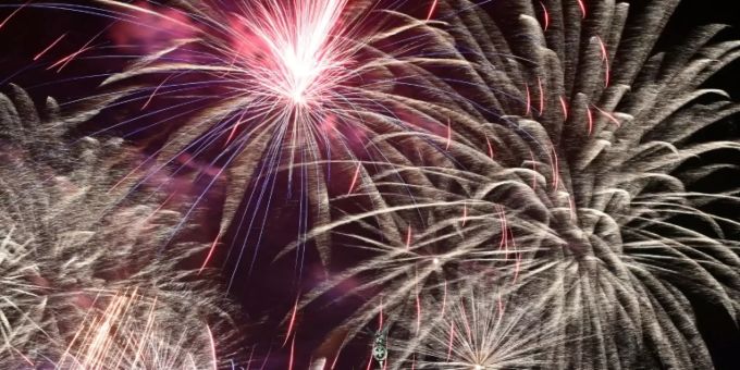 Ein Feuerwerk (Symbolbild). 1. August