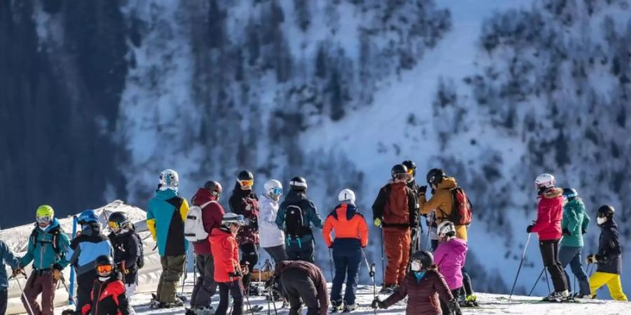 Die Skisaison 2020/21 ist coronabedingt weitgehend ausgefallen. Die Aussichten für dieses Jahr sind deutlich besser. Foto: Expa/Johann Groder/APA/dpa