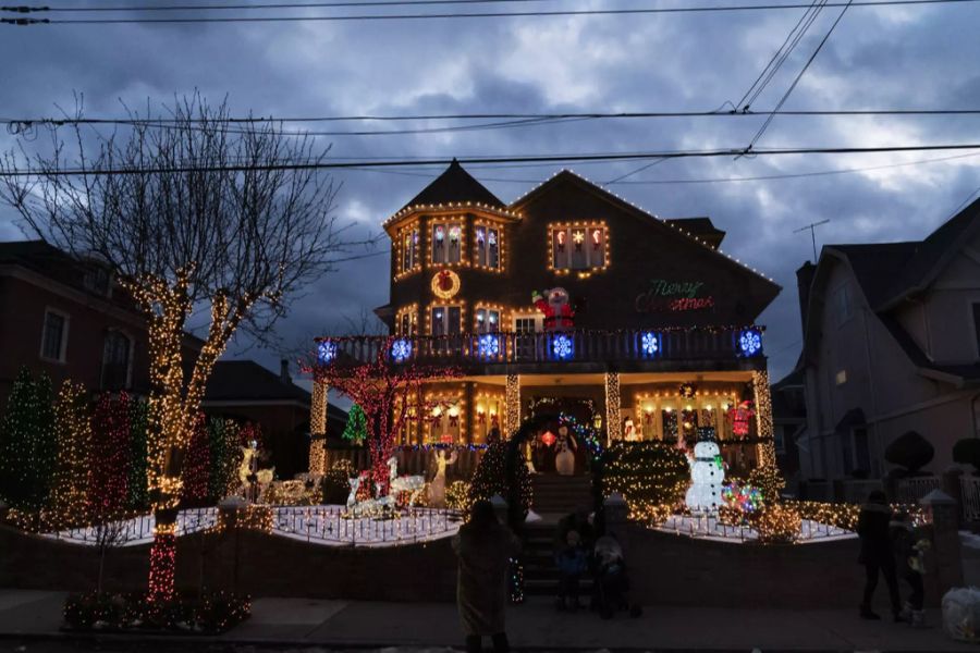 Amerikanerinnen und Amerikaner sind die Künstler der Weihnachtsbeleuchtung.