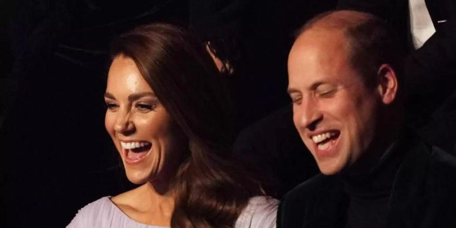 Prinz William und Herzogin Kate bei der ersten Preisverleihung des Earthshot Prize. Damit werden diejenigen geehrt, die mit ihren Ideen einen Beitrag zum Umweltschutz leisten. Foto: Alberto Pezzali/AP/dpa