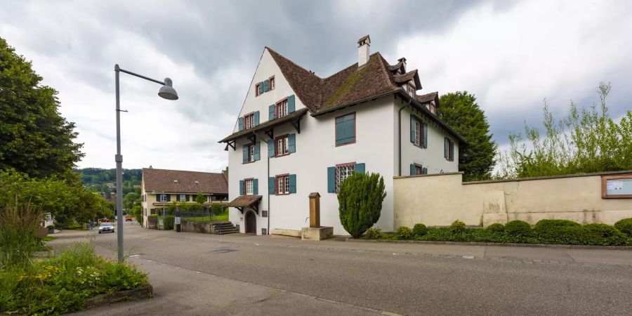 Das Pfarrhaus und der Wohnort des Dichterpfarrers Friedrich Heinrich Oser in Biel-Benken.