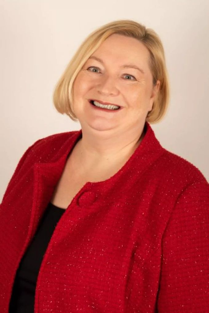 Eveline Küng ist Rechtsanwältin, verheiratet und zweifache Mutter. Eveline Küng SVP Belp