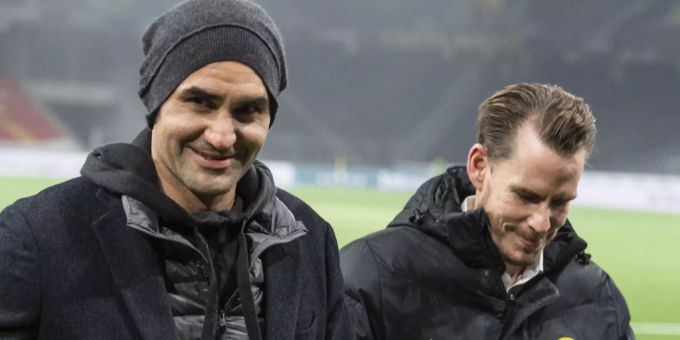 Roger Federer gestern zusammen mit YB-CEO Wanja Greuel im Berner Wankdorf. Roger Federer