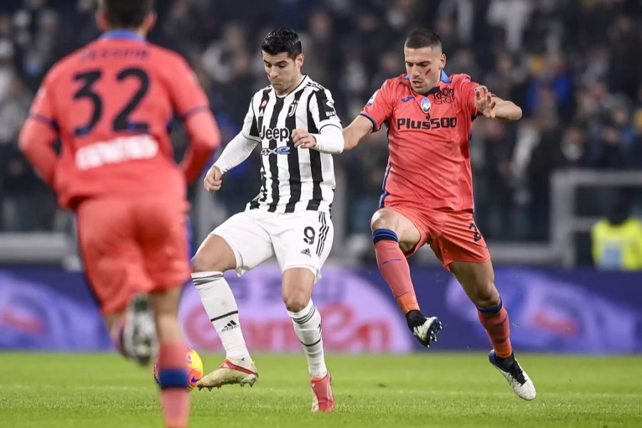 Alvaro Morata und Merih Demiral im Duell.