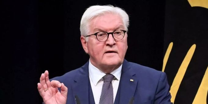 Bundespräsident Frank-Walter Steinmeier bittet die Bürger: «Halten wir uns an die Regeln, reduzieren wir noch einmal unsere Kontakte». Foto: Britta Pedersen/dpa Bundespräsident Frank-Walter Steinmeier bittet die Bürger: «Halten wir uns an die Regeln, reduzieren wir noch einmal unsere Kontakte». Foto: Britta Pedersen/dpa
