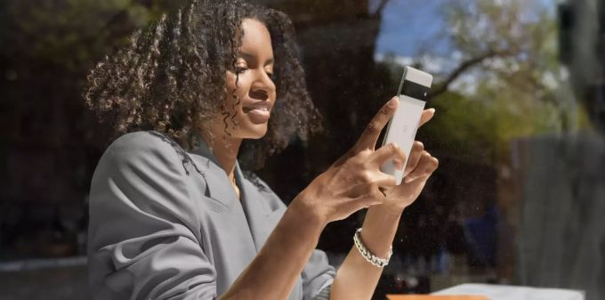 Googles neues Pixel 6 Pro in der Farbe «Cloudy White». Pixel 6 Pro Google