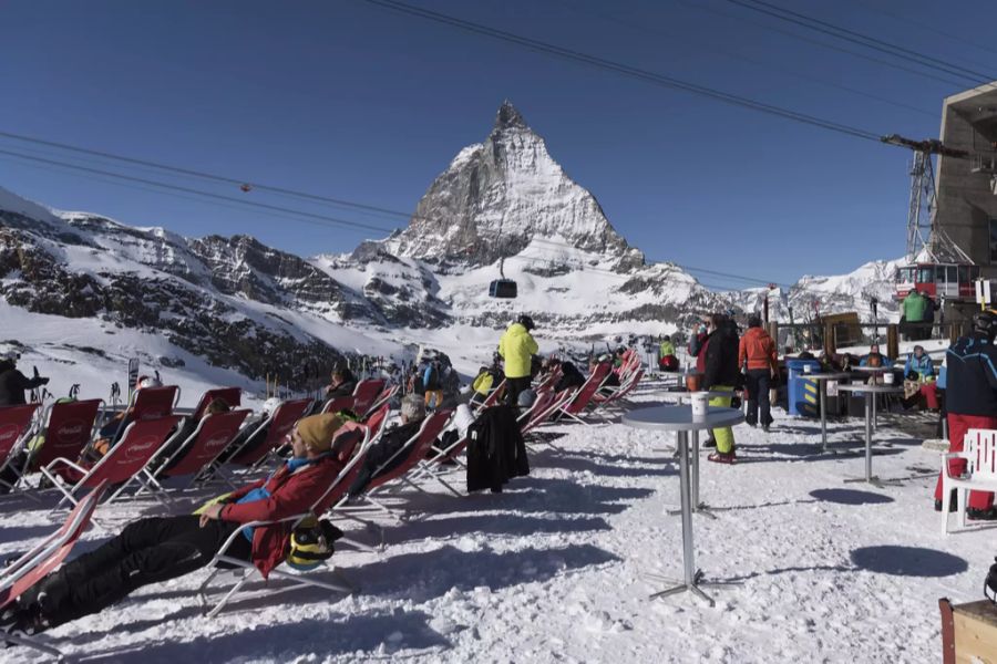 Im Winter zieht es jeweils viele Wintertouristen nach Zermatt VS.