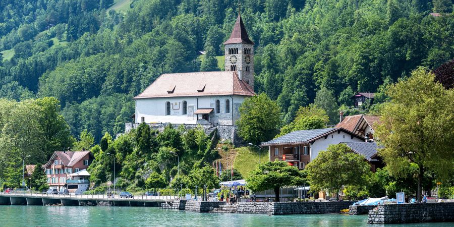 Die ev.-ref. Kirche in Brienz im Kanton Bern.