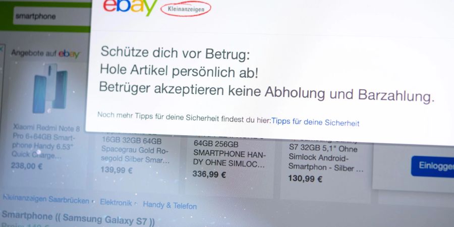 Kein Kurier, keine Kreditkarte, sondern am besten in bar und persönlich: Kleinanzeigen-Verkäufer sollten sich nicht auf Winkelzüge von Betrügern einlasen.