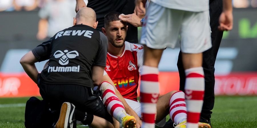 Im Duell mit dem VfB Stuttgart hat sich Kölns Jeff Chabot verletzt.