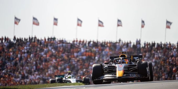 Max Verstappen im Training auf dem Circuit Park Zandvoort. Circuit Park Zandvoort
