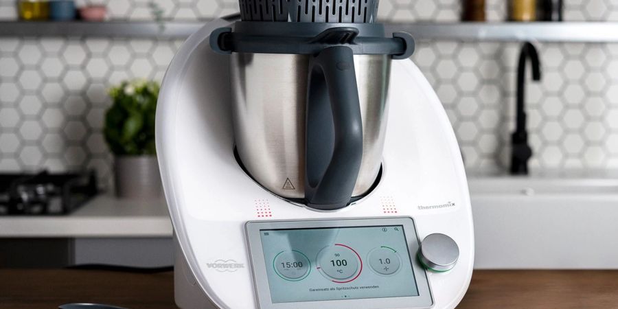 Vorwerk hat für den Thermomix TM6 eine vorsorgliche Anwendungswarnung herausgegeben - es besteht Verbrühungsgefahr.