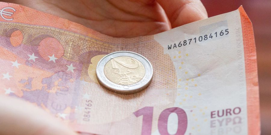 Der Mindestlohn steigert in einigen Branchen die Lohnkosten deutlich.