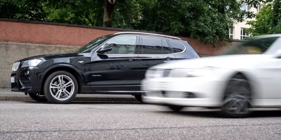 Die «Tyre Extinguishers» haben in Zürich bei Dutzenden SUVs die Luft aus den Pneus gelassen. (Symbolbild)