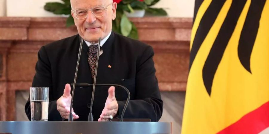 Ordensträger Volker Schlöndorff im Schloss Bellevue. Foto: Wolfgang Kumm