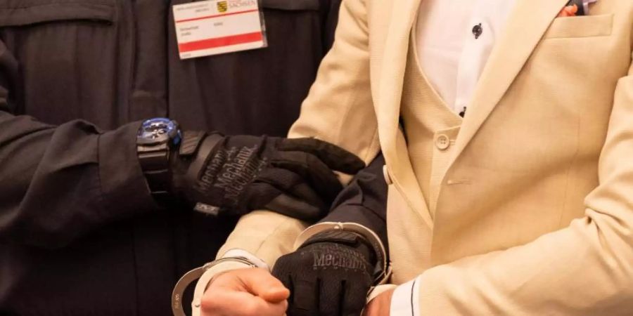 Der angeklagte Syrer soll gemeinsam mit einem flüchtigen Iraker Daniel H. am 26. August 2018 erstochen haben. Foto: Robert Michael
