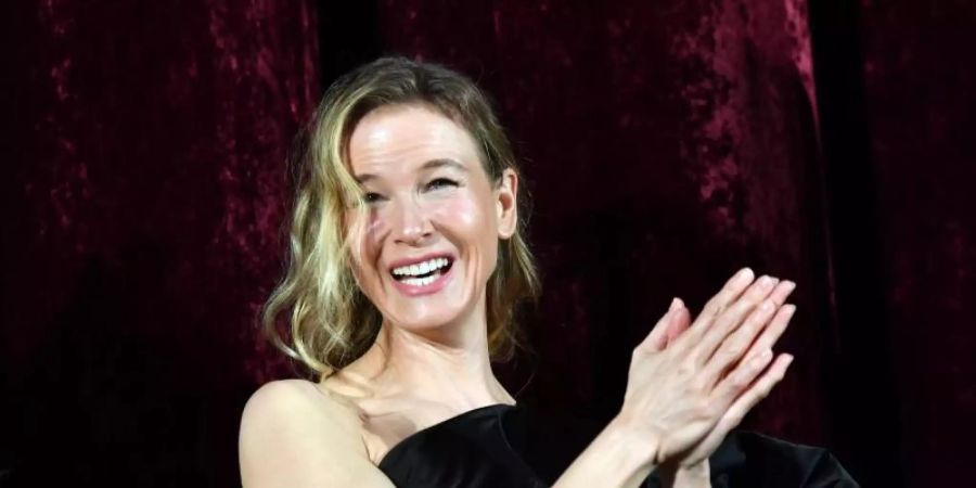 Renée Zellweger verwandelt sich in Judy Garland - und singt. Foto: Jens Kalaene