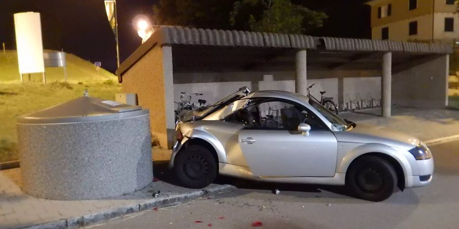 Beim Unfall wurde der Beifahrer leicht verletzt.