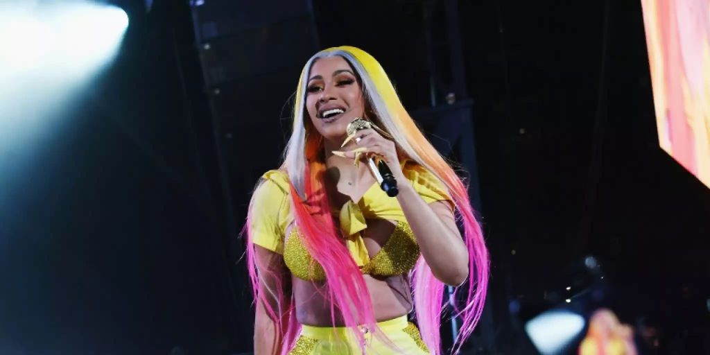 Cardi B Wehrt Sich Gegen Twitter-Trolle