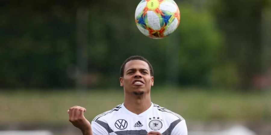 Der VfL Wolfsburg hat den deutschen U21-Nationalspieler Lukas Nmecha für eine Saison von Manchester City ausgeliehen. Foto: Cézaro De Luca