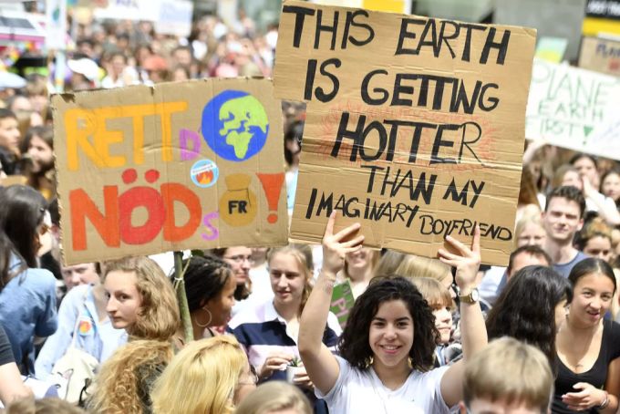 Auch in der Schweiz setzen sich Jugendliche für den Klimaschutz ein. Bislang wurden gegen Schweizer Schüler keine Bussen für die Teilnahme am Klimastreik erhoben. Zürich Friday for Futures