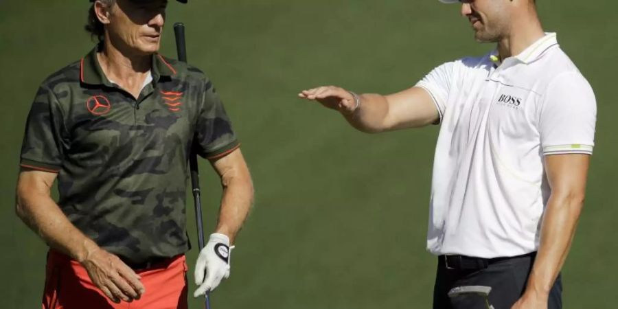 Verstehen sich: Bernhard Langer (l) und Martin Kaymer. Foto: Charlie Riedel/AP