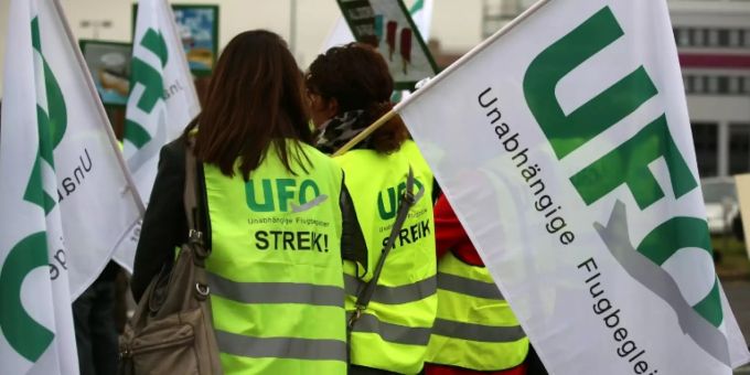 UFO-Mitglieder streiken UFO-Mitglieder streiken