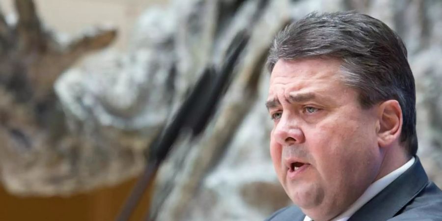 Ex-SPD-Chef Sigmar Gabriel sieht in von der Leyens EU-Kandidatur einen Grund für seine Partei, die Regierung zu verlassen. Foto: Maurizio Gambarini