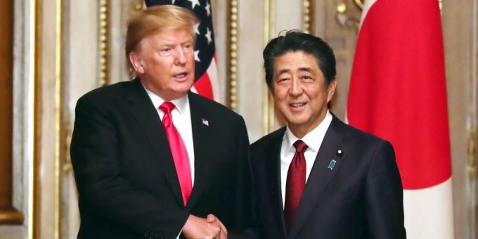 Donald Trump bei seinem Treffen mit dem japanischen Premierminister Shinzo Abe. Donald Trump