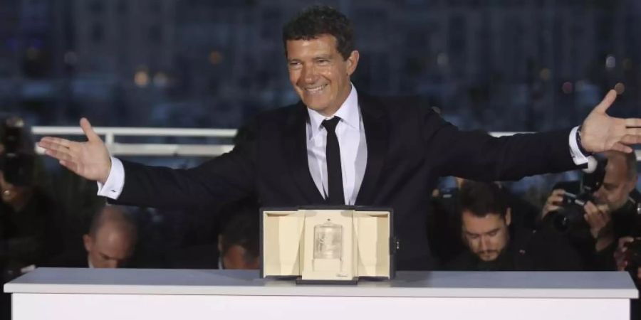 Antonio Banderas ist in Cannes als bester Schauspieler ausgezeichnet worden. Foto: Petros Giannakouris/AP