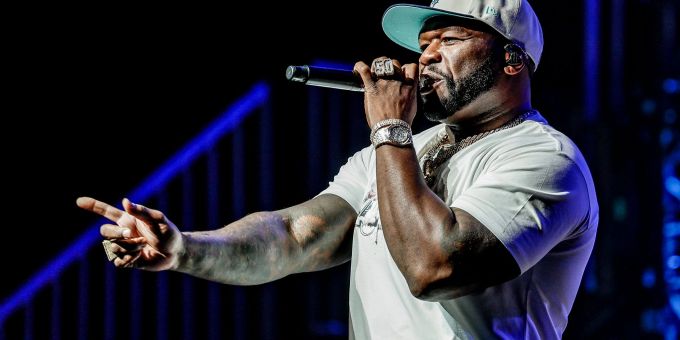 Rapper 50 Cent hat gar kein Verständnis für die Tat von P. Diddy. 50 Cent Jennifer Lopez