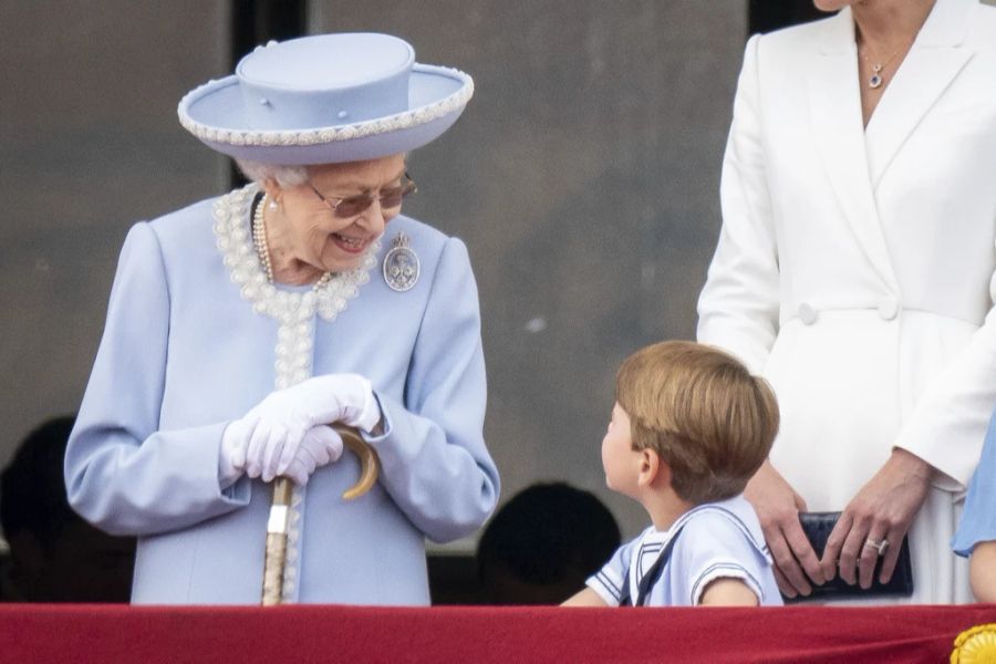 Prinz Louis und sein Urgrosi, die Queen, beim Thronjubiläum.