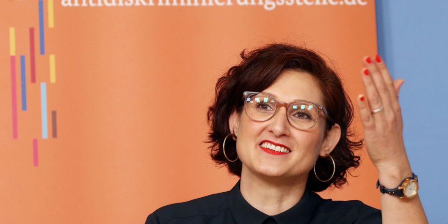 Die Antidiskriminierungsbeauftragte Ferda Ataman setzt sich für längere Fristen bei der Anzeige sexueller Belästigung ein.