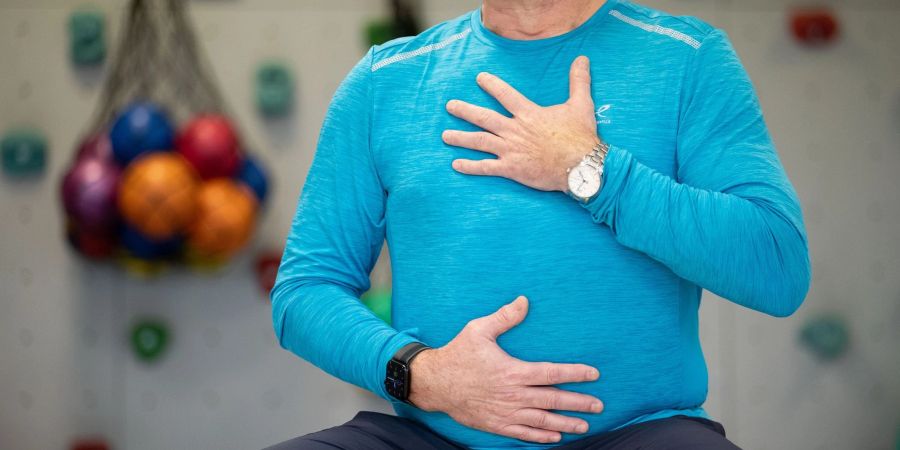 Die Deutsche Gesellschaft für Pneumologie und Beatmungsmedizin empfiehlt bei Post Covid dringend eine Bewegungstherapie.