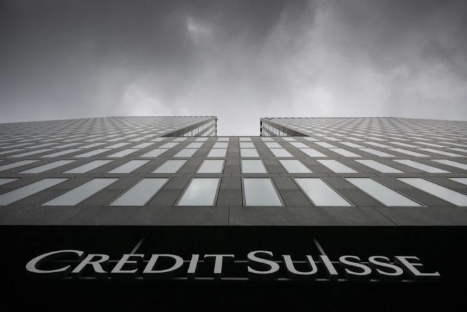 Spätestens seit 2011 hatte ein Kundenberater der Credit Suisse dreistellige Millionenbeträge aus betreuten Vermögen gestohlen. (Symbolbild) Credit Suisse