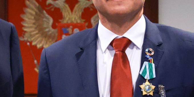 Hat hier tatsächlich Bundespräsident Ignazio Cassis einen russischen Orden erhalten? Cassis Lawrow Orden