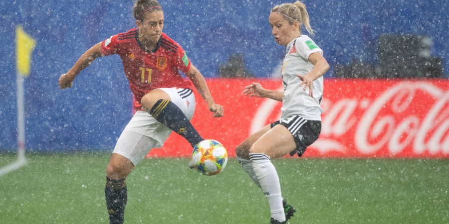 Sollte angeblich mit Verlassen der spanischen Nationalmannschaft gedroht haben: Spielerin Alexia Putellas (l).