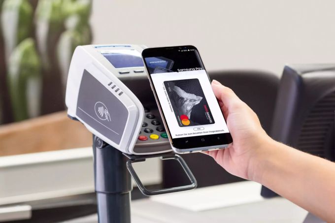 Denn immer mehr Menschen zahlen mit ihrem Smartphone oder sogar mit ihrer Smartwatch. kontaktloses bezahlen samsung pay