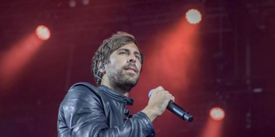 Max Giesinger gibt in Hamburg ein Autokino-Konzert. Foto: Axel Heimken/dpa