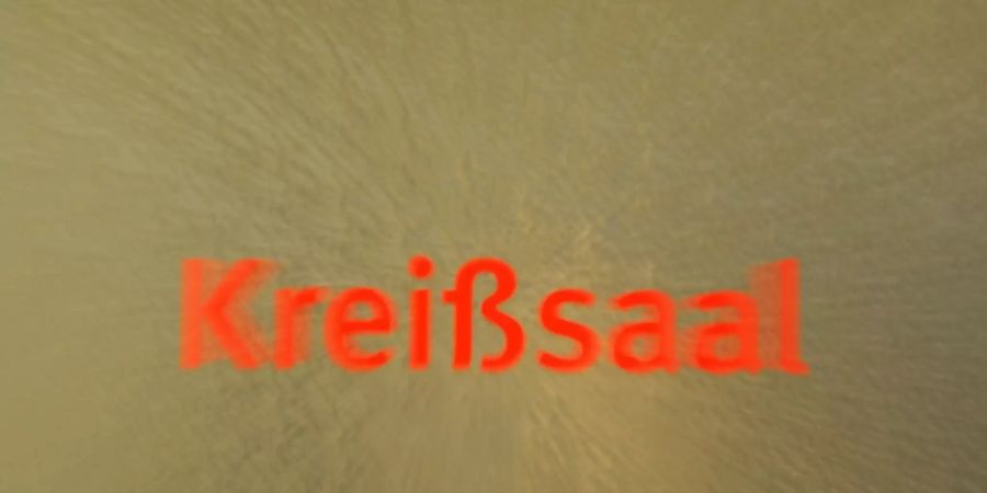 Eingang zu einem Kreisssaal