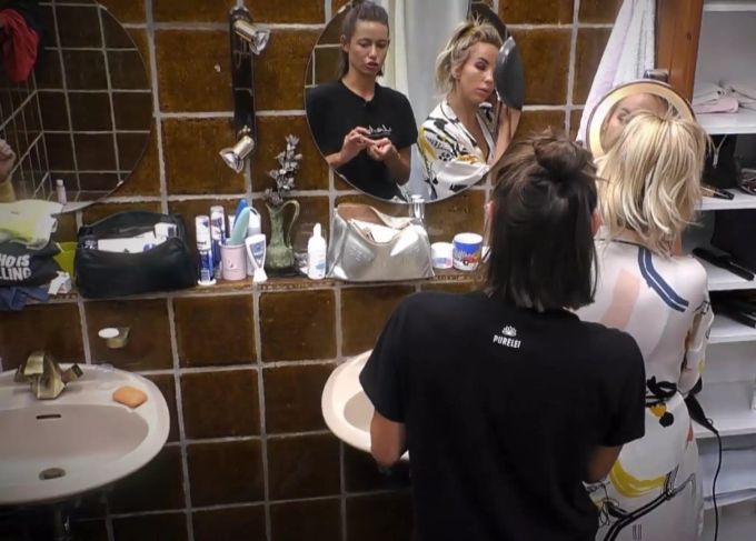«Sommerhaus der Stars»: Jenny lästert über Eva. «Sommerhaus der Stars»