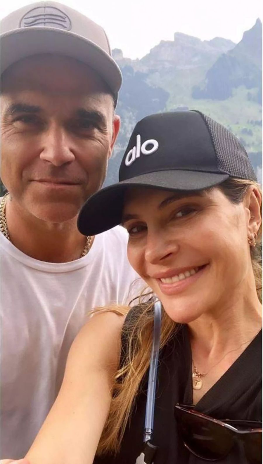 Robbie Williams und seine Frau Ayda machten Ferien im Berner Oberland.