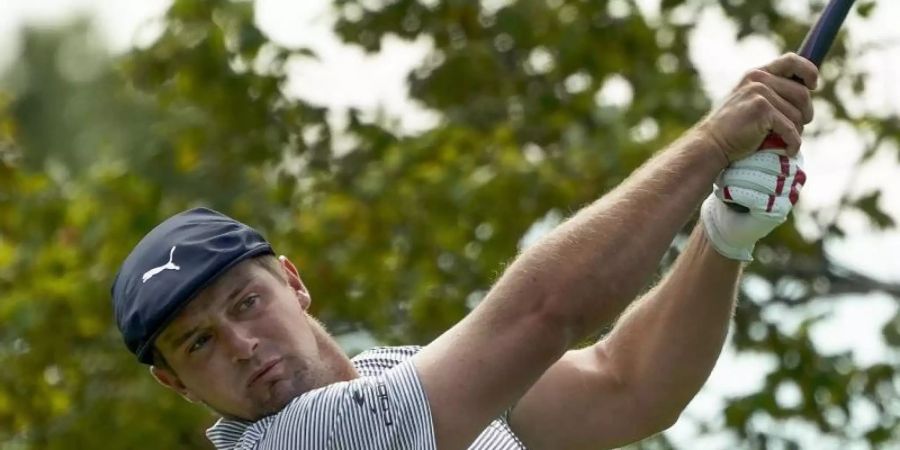 Golf-Profi Bryson DeChambeau aus den USA gewinnt nach einem starken Schlusstag die US Open. Foto: Charles Krupa/AP/dpa